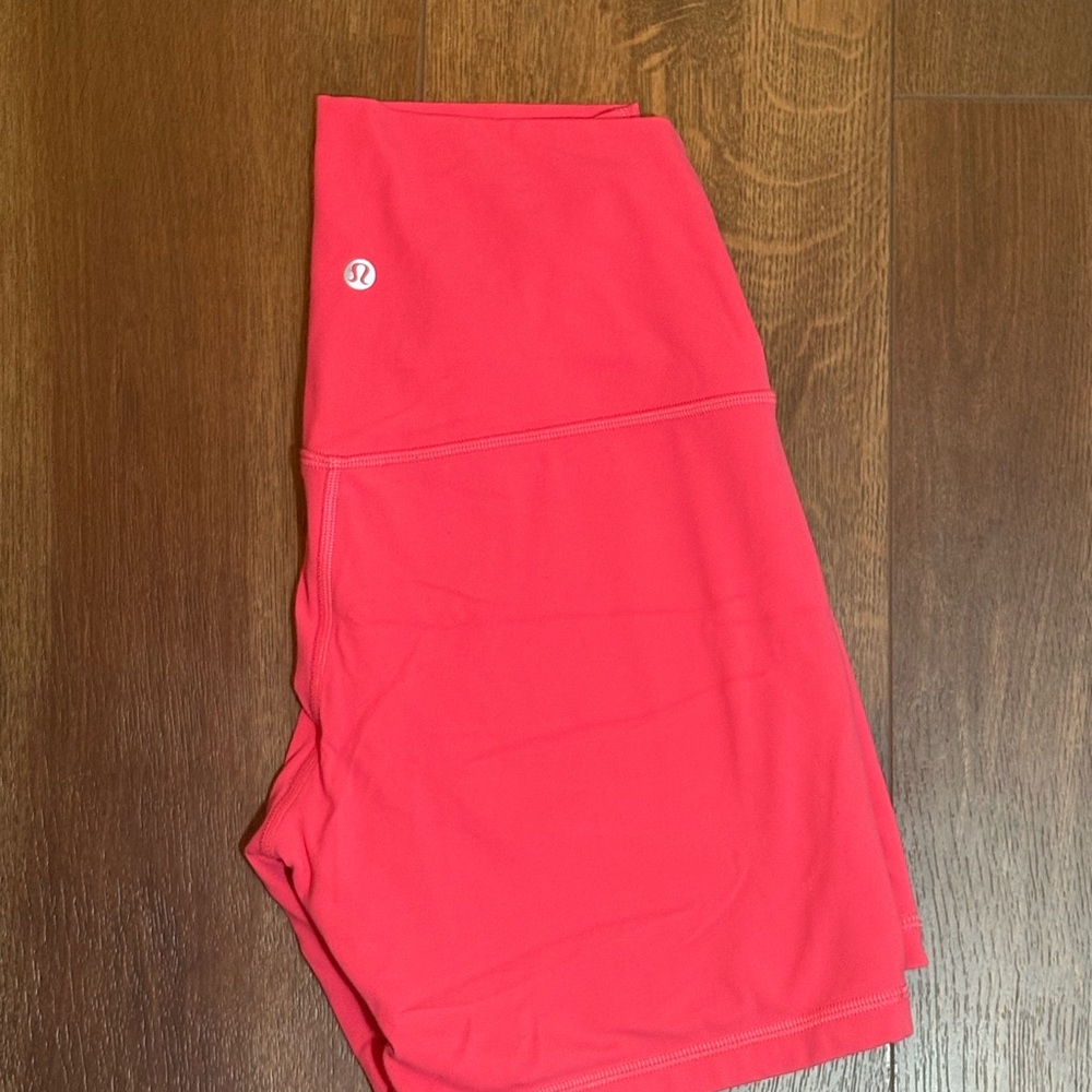 hot pink lulu align shorts